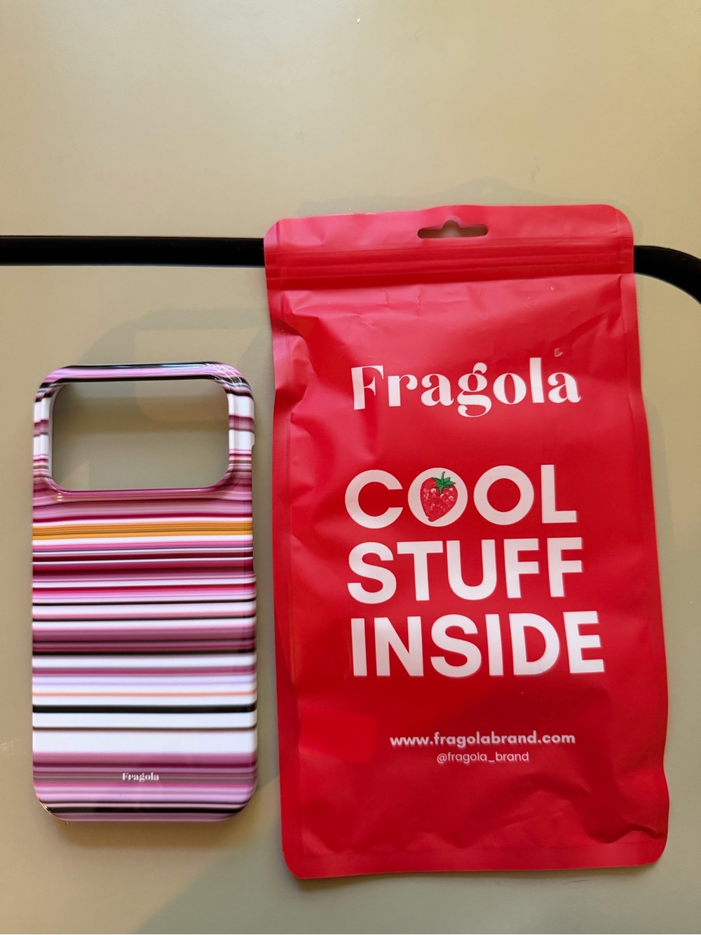 Fragola Apple 17 Pro Pink Striped Phone Case - Slim Protective Cover